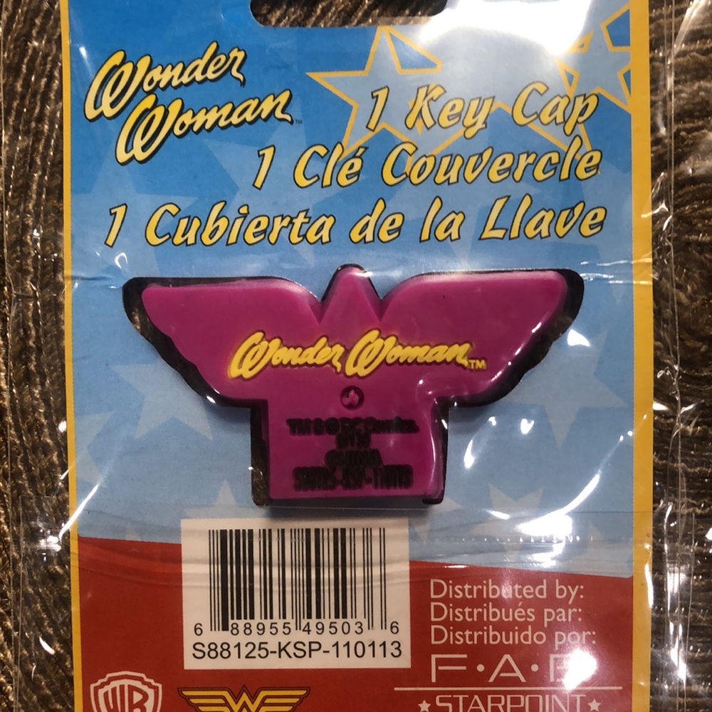 2 Wonder Woman Key Caps - Picture 3 of 3